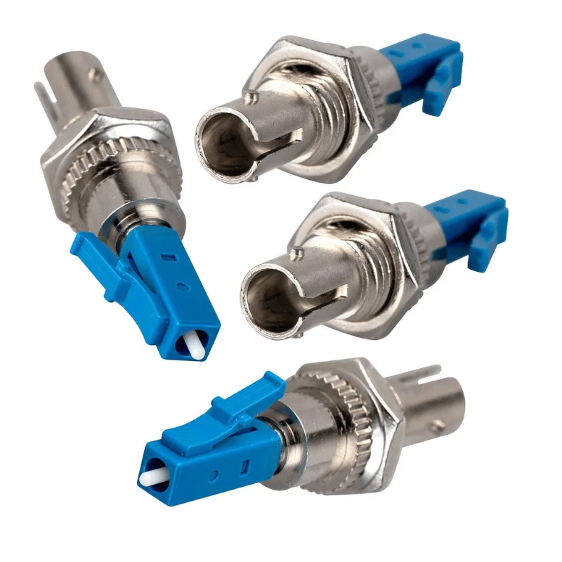 Adapter za optični kabel LC v ST
